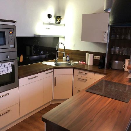 Modernes Und Gemuetliches Appartment Mit Terrasse, Stadtnah Ravensburg Buitenkant foto