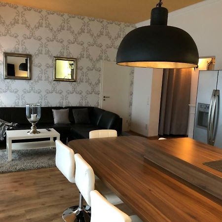 Modernes Und Gemuetliches Appartment Mit Terrasse, Stadtnah Ravensburg Buitenkant foto