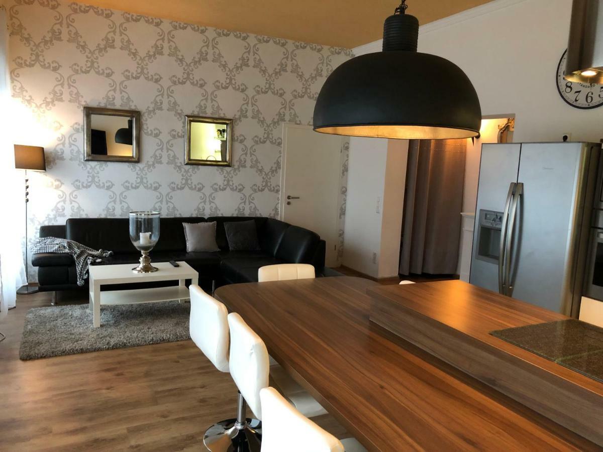 Modernes Und Gemuetliches Appartment Mit Terrasse, Stadtnah Ravensburg Buitenkant foto