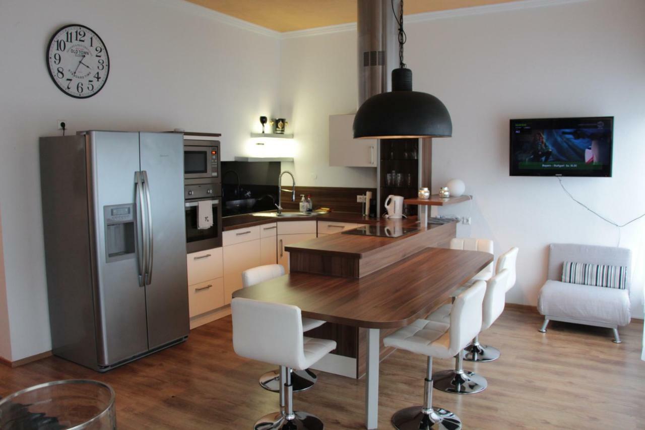 Modernes Und Gemuetliches Appartment Mit Terrasse, Stadtnah Ravensburg Buitenkant foto