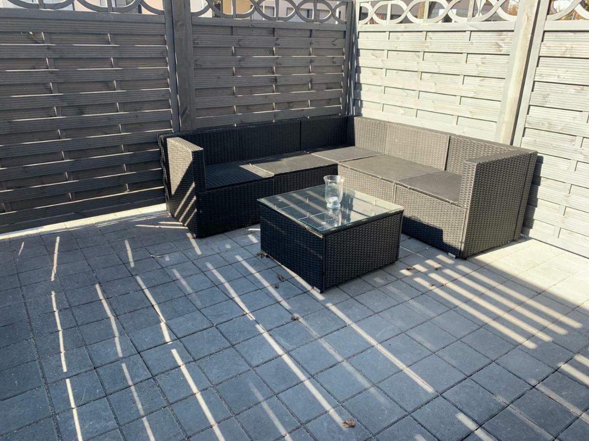 Modernes Und Gemuetliches Appartment Mit Terrasse, Stadtnah Ravensburg Buitenkant foto